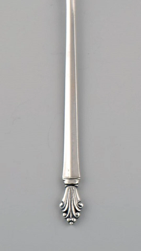 Cuchara salsa Georg Jensen Acanthus en plata de ley. Foto 2 de 4