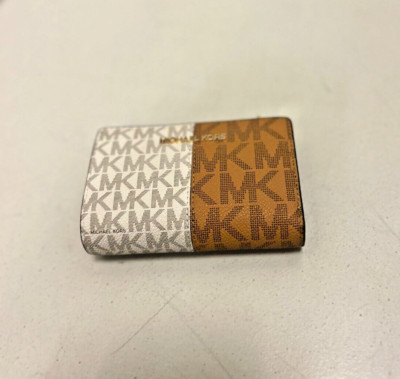 Michael Kors Vanilla Acorn Wallet Michael Kors Jet Set Travel