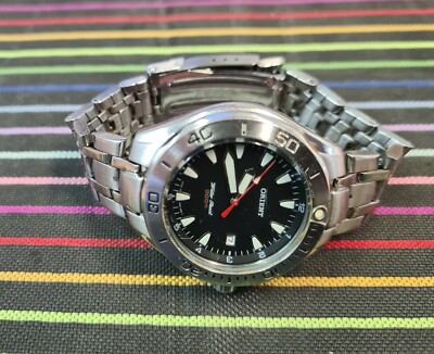 ORIENT DIVER 200 m QUARTZ UN67 JAPAN WATCH