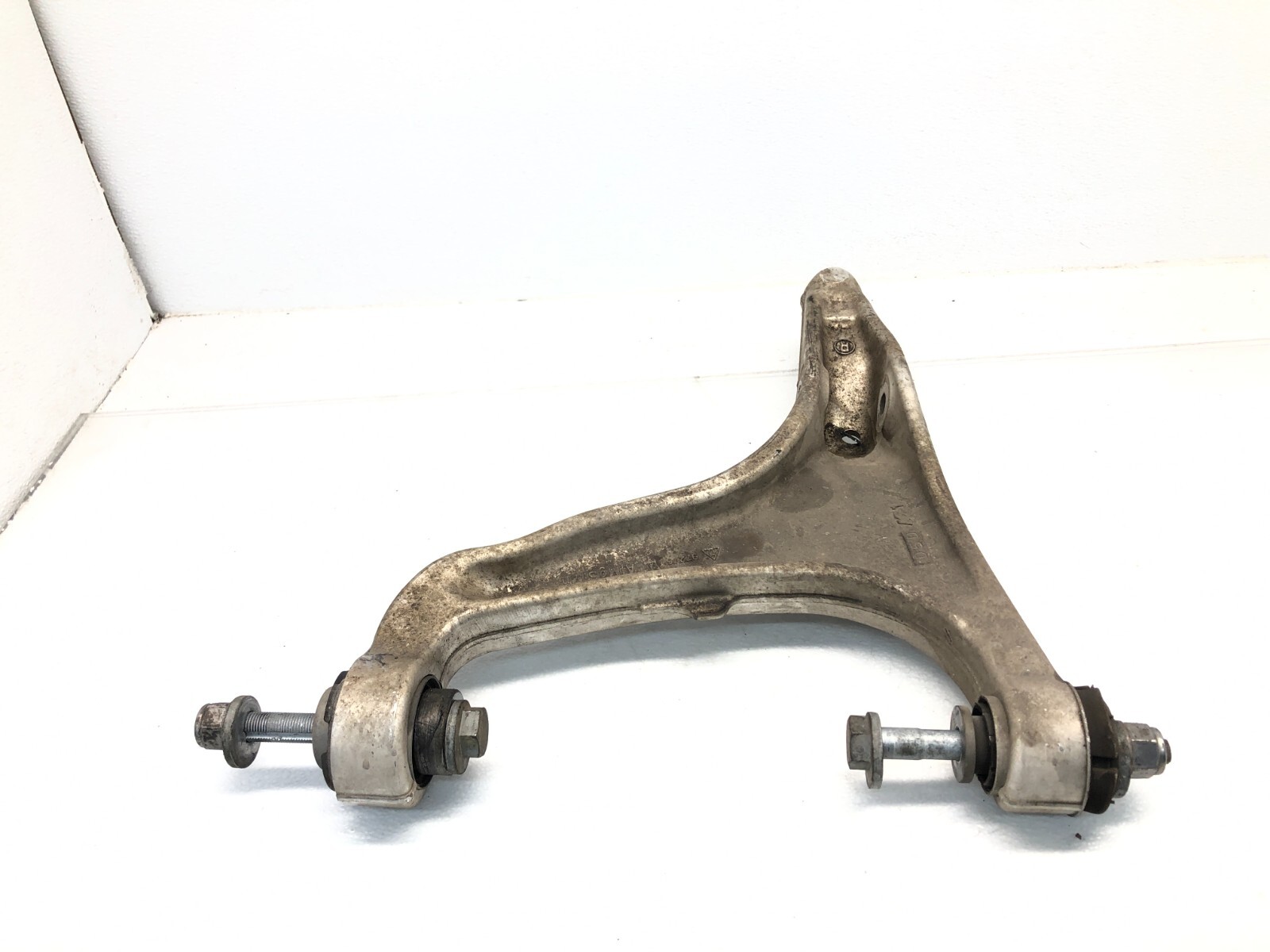 2017-2022 MASERATI LEVANTE AWD RIGHT PASSENGER FRONT LOWER CONTROL ARM OEM 25K