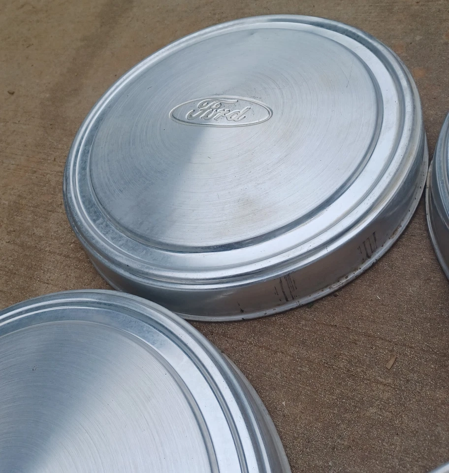 Ford Econoline E150 15" Juego de 4 tapas de platos para perros, 1992-2003 parte # F2UA-1130 TA Foto 2 de 4