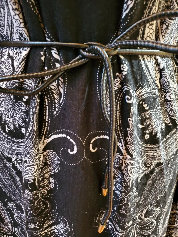 TIANA B. Women's Shift Dress Stretch Black White Paisley Size 8 Belted - Image 3 of 4