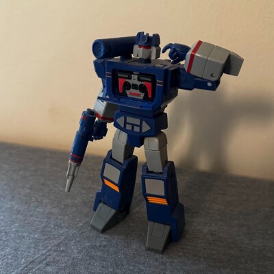 Hasbro Transformers R.E.D. Series Soundwave