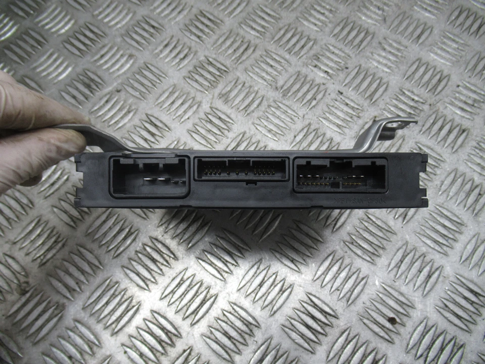 2016 TOYOTA AURIS VVT-I 1.2 PETROL AUTO MK2 5DRS ENGINE START STOP ECU REF20856 - Image 3 of 4