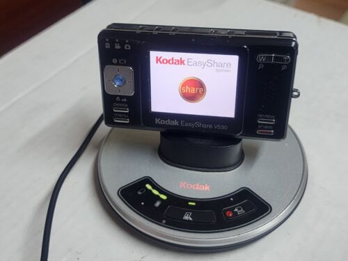 KODAK EASYSHARE V530 DIGITAL 5.0 CAMERA W/CHARGER SD CARD AND BASE I4.3