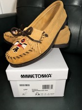 Minnetonka Suede Moccasin Tan Beaded Fringe Thunderbird Boat Soled Size 7.5 Boho