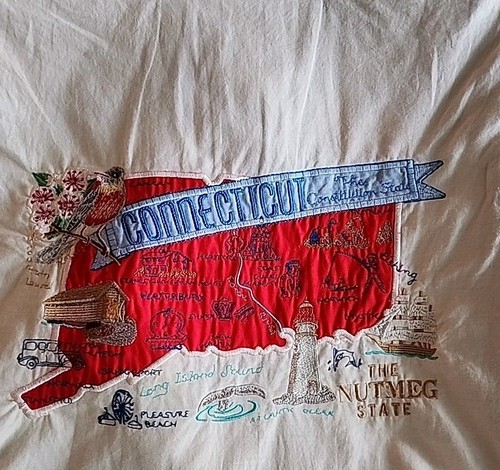 Connecticut Embroidered 17" Pillow State Map - with or without Feather Insert - Picture 3 of 10