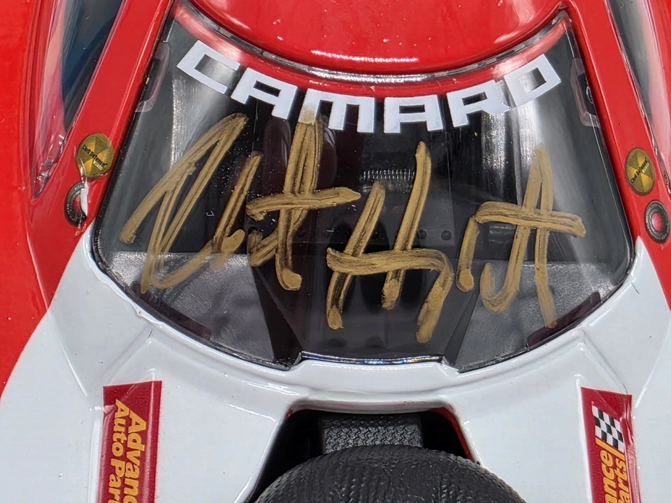 2017 Robert Hight signed LIONEL AAA Chevy Camaro Funny Car NHRA 1/24 Diecast - Image 2 of 4