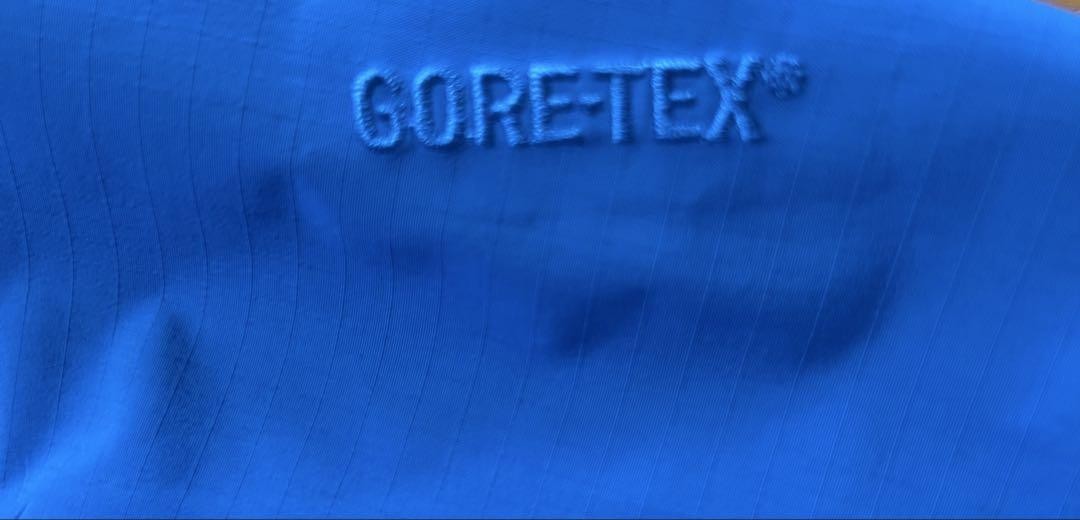 Giacca Arc'teryx Beta SL Gore Tex S blu outdoor antipioggia antivento ottima