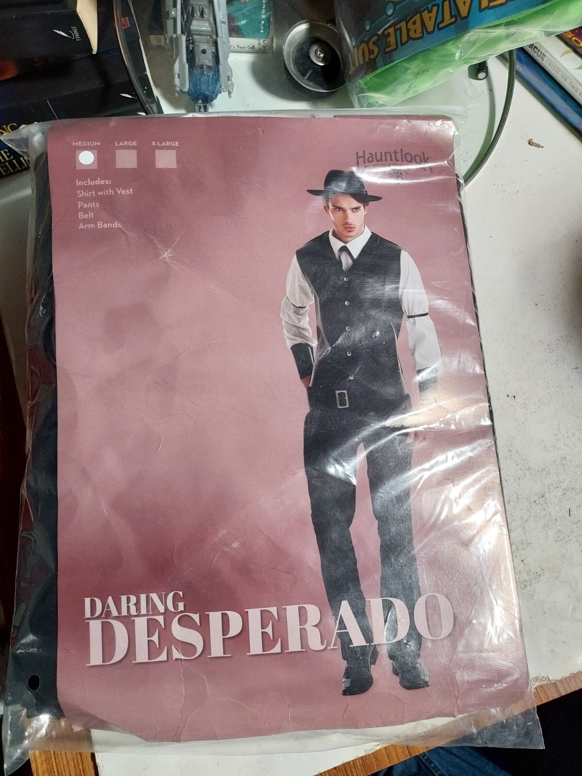 Outlaw Daring Desperado Adult Men MEDIUM Halloween Costume,NEW IN PACKAGE. 