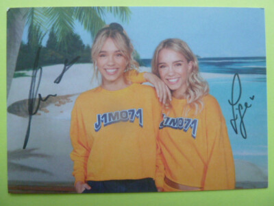 Lisa and Lena (influencer), autograph card