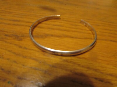 Native American Bracelet Silver Simple Signed ''L''