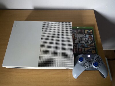 Xbox One S Works Perfectly Includes Console, Controller, GTA