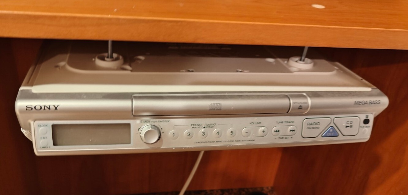 Sony ICFCD543RM 4Band Under Kitchen CD Clock Radio Silver