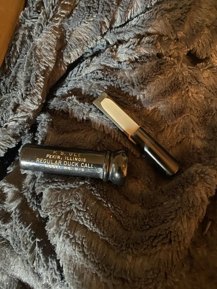 Vintage P.S. Olt Regular Duck call Model No. D-2 4 1/2" Black Works Good Used - Image 2 of 4