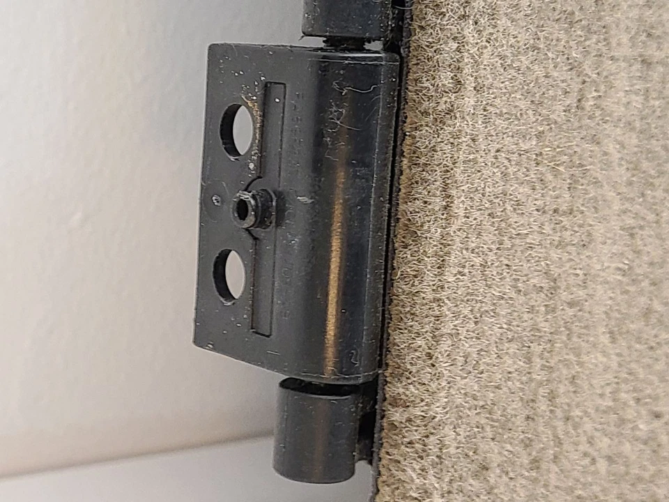 2012 TOWN and COUNTRY Cargo Cover Storage floor door Behind Passenger seat  Foto 3 de 4