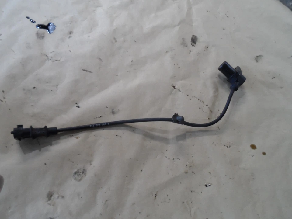 KIA VENGA 2011 MK1 1.4 CRDi . CRANKSHAFT SENSOR - Image 1 of 1