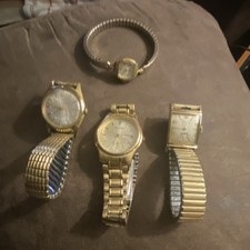 Elgin Vintage Gold Tone Analog Wristwatch Metal Band Day/Date Classic Style