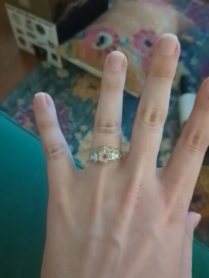 Juego de anillos de compromiso de morganita redondos Art Deco de oro blanco de 14 quilates hechos a mano para mujer 6 1/4 Foto 4 de 4