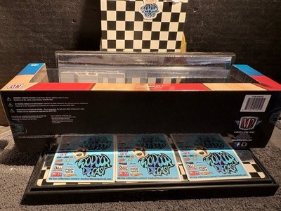 1/64 M2 1975 CHEVROLET SILVERADO 30 4X4 & 1973 CHEVROLET SILVERADO