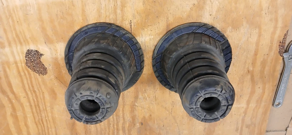 Задние левые и правые пружины катушки с комплектом втулок 2001-2007 Toyota Sequoia от оригинального производителя - Изображение 2 из 2