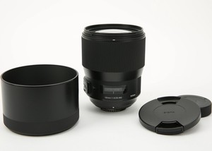 Sigma 135mm f/1.8 DG HSM Art Nikon F-Mount Fast Telephoto Prime Lens / FX Format