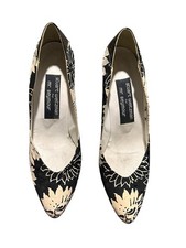 Vintage Stuart Weitzman Mr. Seymour Silk Floral Pumps 7.5M Black Cream Heels