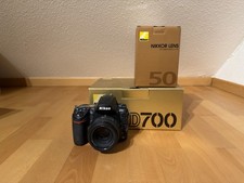 Nikon D700 mit Nikon 50mm 1.8 im guten Zustand - ca. 70.000 Ausl.