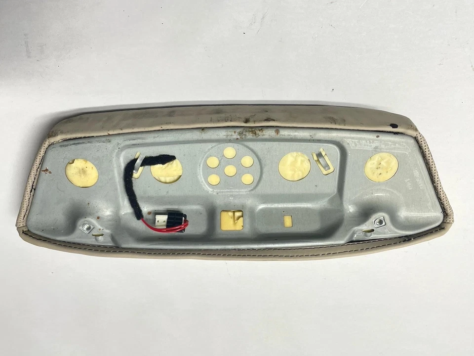 10-16 宝马 535i 550i F10 前左/右侧螺栓大腿支撑垫 Oem — 第 2/4 张图片