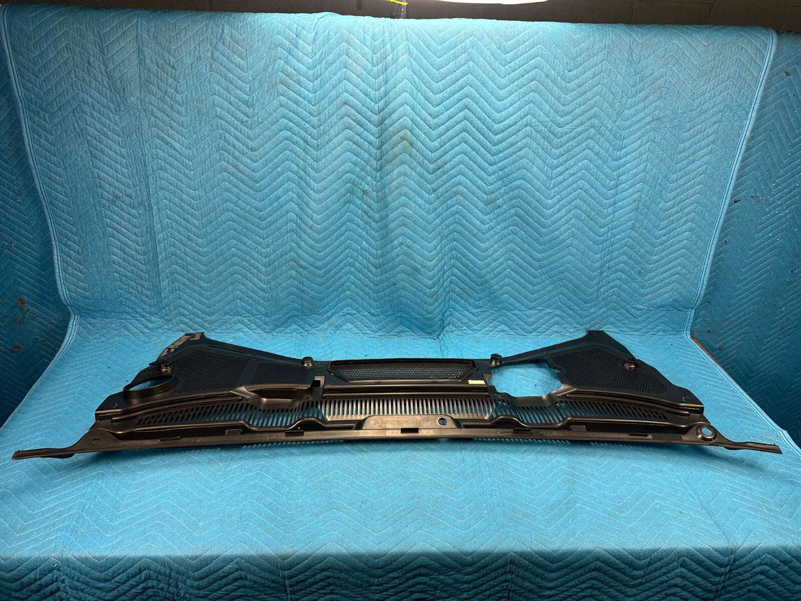 Bentley Continental Flying Spur Windshield Cowl Vent Panel 29k 2006-2012 OEM