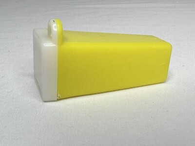 Vintage Plastic Key Chain Picture Viewer Yellow -Elvis Presley- Memorabilia NOS