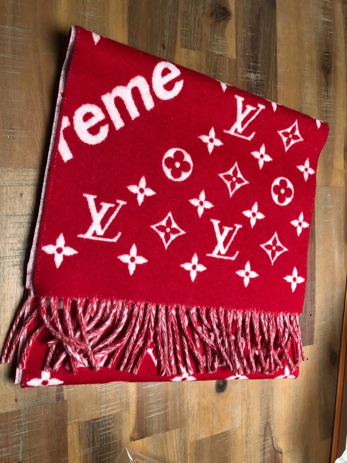 LOUIS VUITTON X COQUE SUPREME FOULARD ÉCHARPE FOULARD Awmonogram STOLA LAINE SILENCIEUX