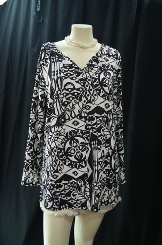 TRAVELSMITH Womens stretch Tunic top Travel No Wrinkle Packable blouse SZ M NEW - Picture 2 of 7