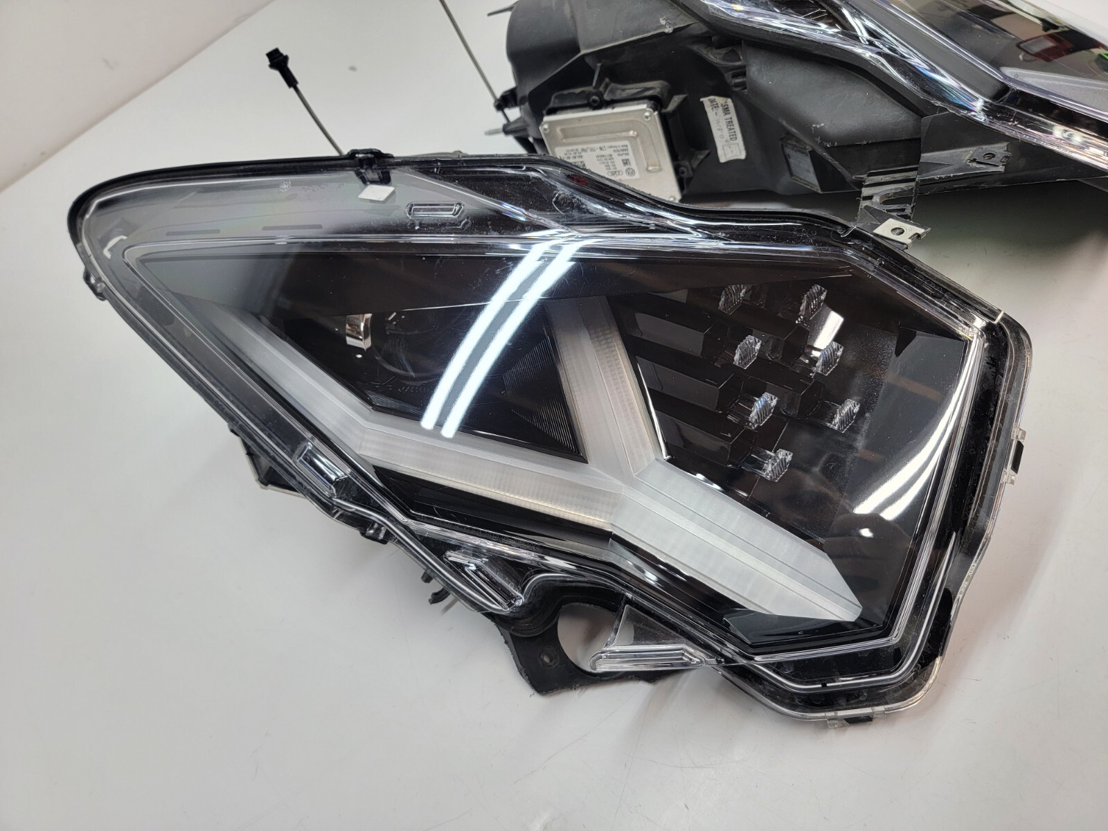LAMBORGHINI AVENTADOR FRONT HEADLIGHTS LEFT & RIGHT OEM 471941003M 471941004M