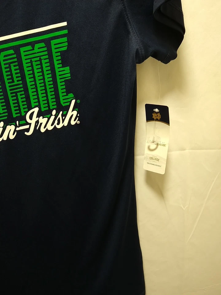 Camiseta de manga corta Notre Dame Fighting Irish para niño MED. 8/10 nuevo con etiquetas Foto 3 de 4