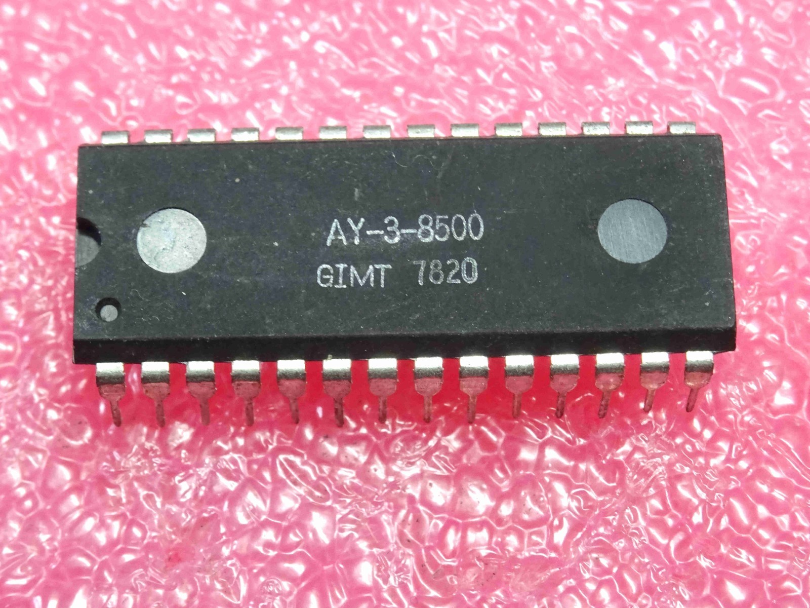 ci AY-3-8500 ~ ball & paddle games , 625-line version ~ 28-DIL