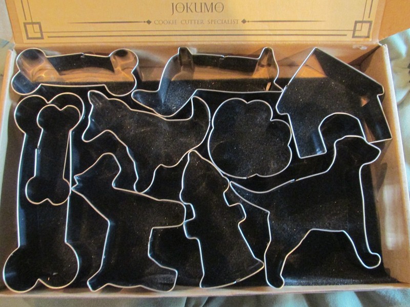 DOG LOVERS METAL COOKIE CUTTERS COMPLETE SET OF 10 IN BOX JOKUMO SPECIALIST