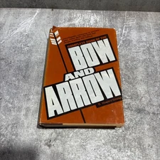 complete book of the bow and arrow book, by G. Howard Gillelan, 1971 Hardcover