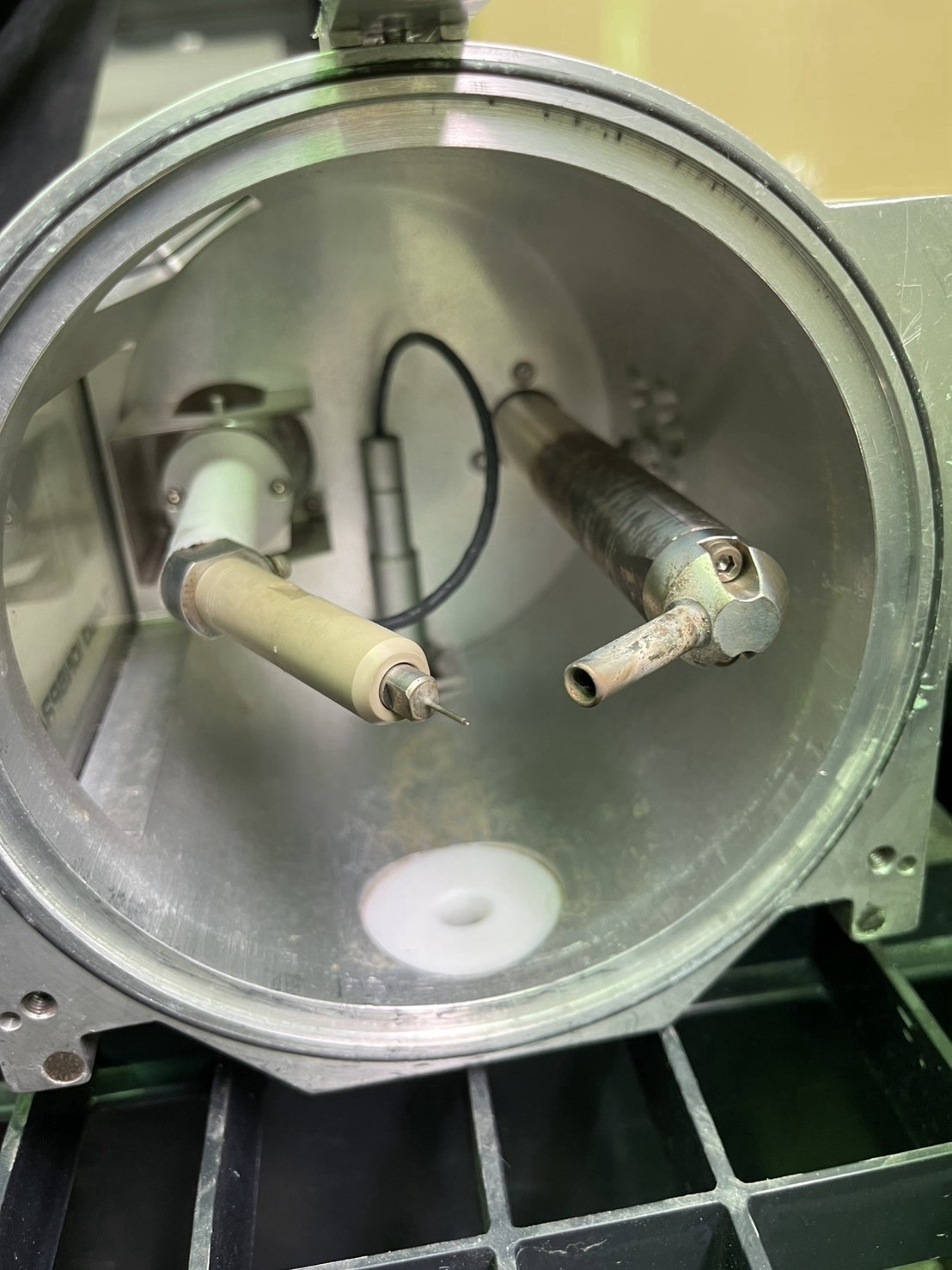 API 3000 LC/MS/MS Triple Quad Mass Spectrometer w/ TurboIonSpray ESI Source