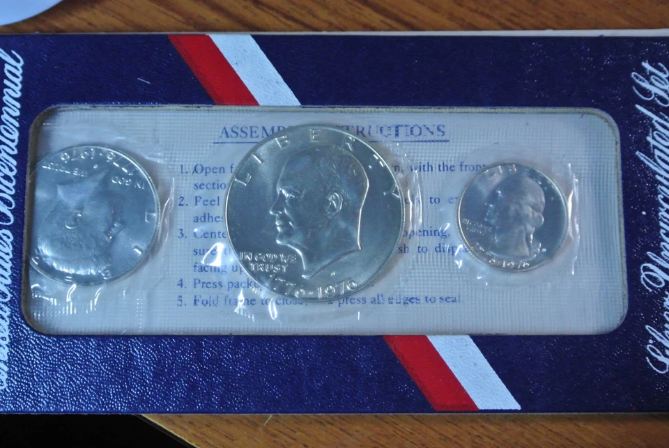 1976-S US Mint Silver UNC Bicentennial 3 Coin Set BU 40% Silver - Image 3 of 4