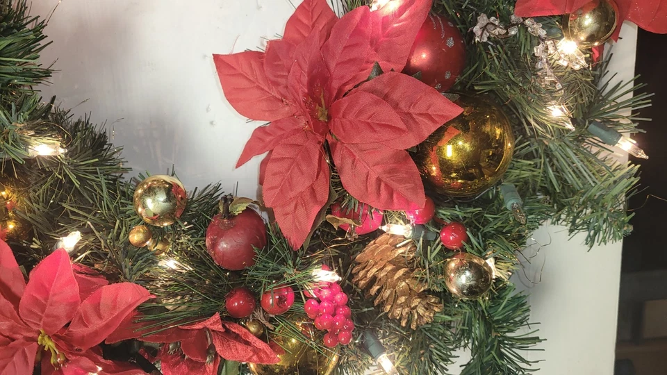 18" Artificial Christmas Wreath.  Pre- Lit, Poinsettia  Theme, Ribbon - Image 2 of 4