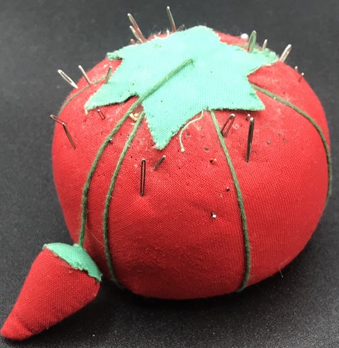 Vintage 1900's Set of 4 Tomato Sewing & Mushroom Thumb Ring Pin Cushions - Picture 7 of 17