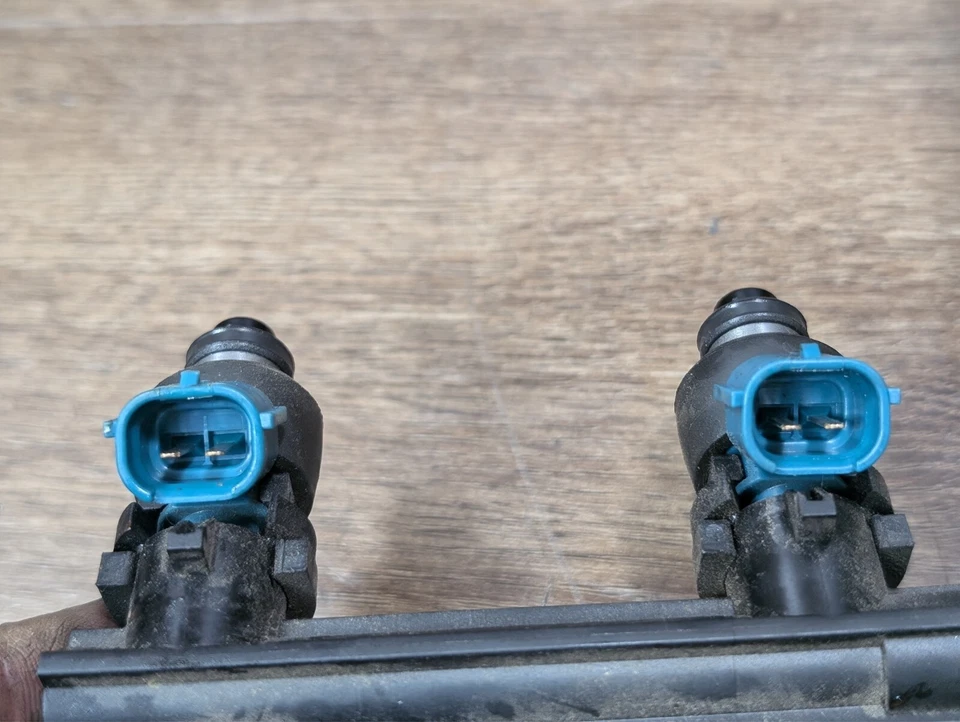 Honda CTX 700 CTX700N 2014-2017 OEM inyectores de combustible inyección chorros de gas manguera de riel Foto 4 de 4