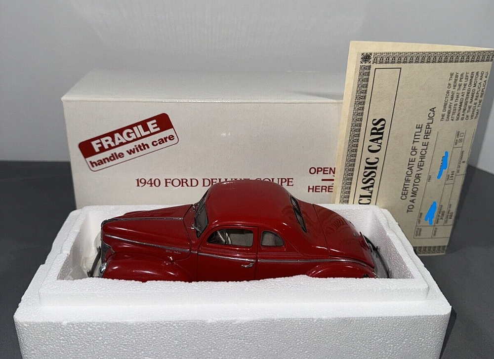 Danbury Mint 1:24 1940 Ford Deluxe Coupe