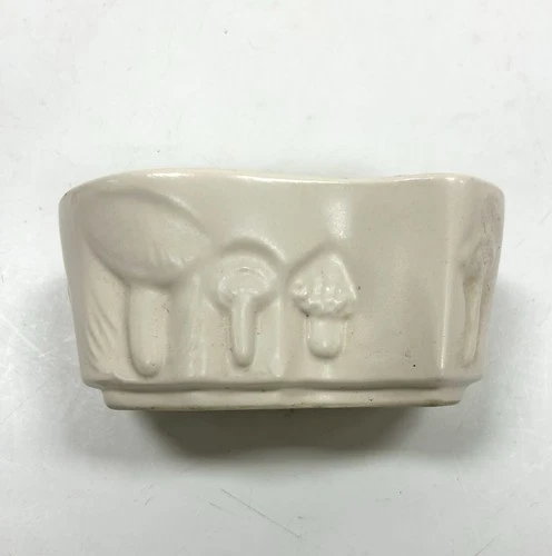 Hull Pottery Planter B2 Mushroom Ivory Glaze 6-1/2 inch Long