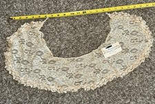 Antique Lace Rounded Dress Collar