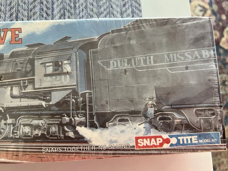 Monogram 1602 DM&IR Duluth Big Boy Locomotive Snap-Tite HO Model Train Kit - Image 3 of 4