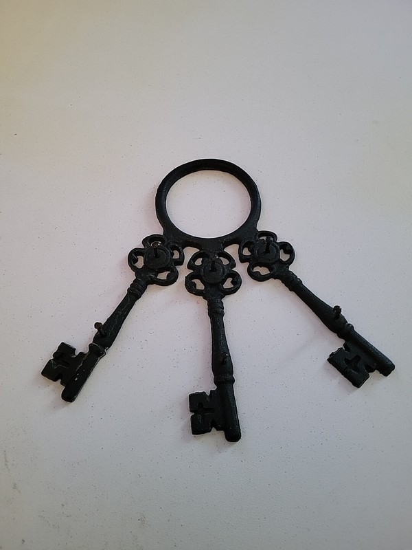 Vintage Cast Key Ring Key Holder Wall Plaque-Black