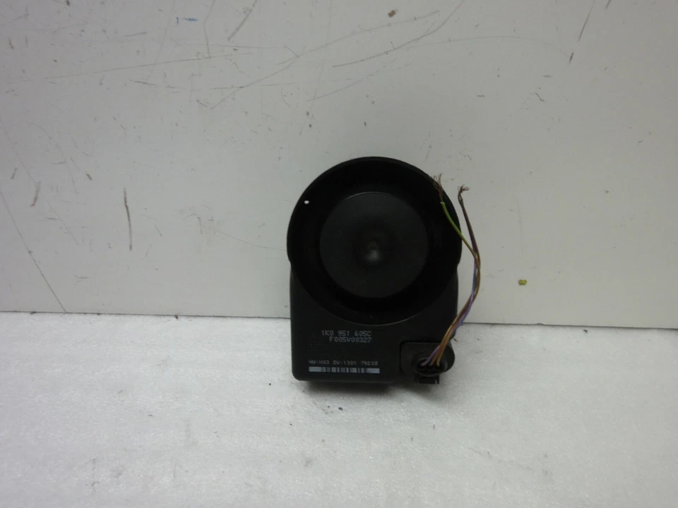 ALTAVOZ ALARMA ANTIRROBO AUDI A3/A6/A7/Q3/Q5 2005-2008 BOCINA SIRENA OEM 1K0951605C Foto 4 de 4