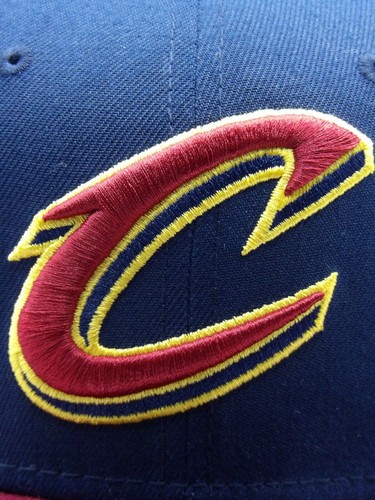 New Era 59Fifty Cleveland Cavaliers Blue Red Cap Fitted Size 7 1/2 - Picture 3 of 9